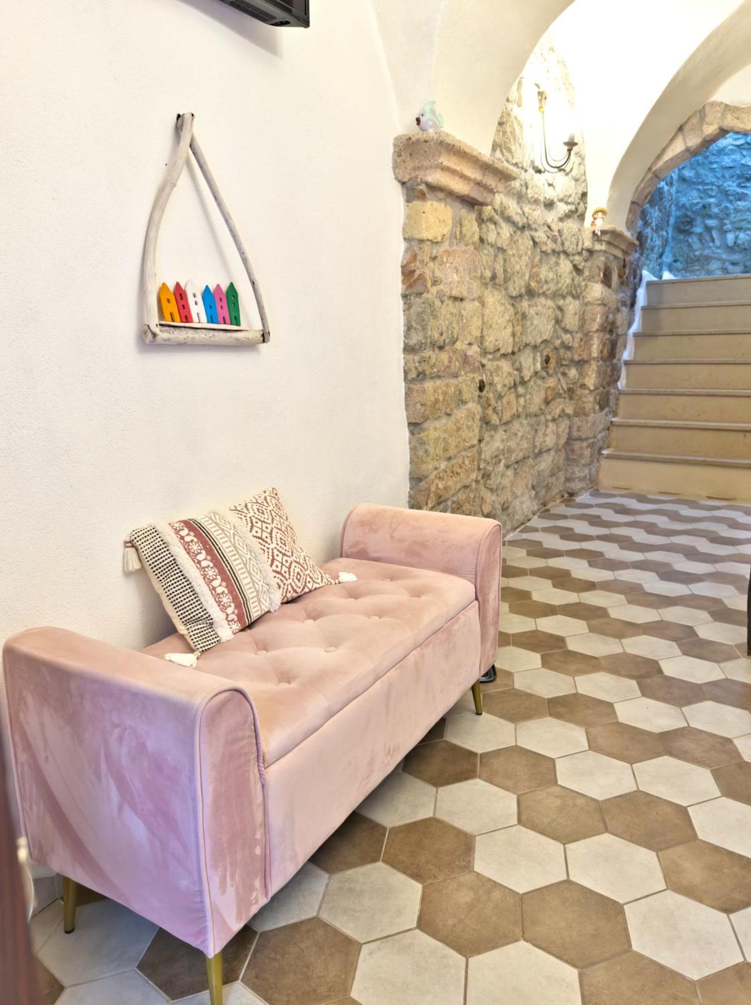 Regnos Altos Boutique Rooms 博萨 外观 照片